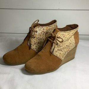 Toms brown suede, wedge heel booties Sz 8